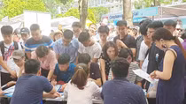 Tăng học phí đại học, nỗi lo của sinh viên nghèo