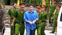 Các đối tượng "bảo kê" đòi tiền công tại Bến xe Miền Đông chờ ra tòa lần hai