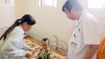 Buốt lòng nhìn những "thiên thần" bị bỏng do tắc trách của người lớn
