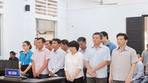Rút ruột ngân sách hơn 6 tỷ đồng,11 bị cáo lĩnh án 93 năm tù