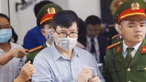 Hoãn phiên toà xét xử Trương Duy Nhất vì vắng luật sư