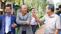 Bầu Đức, huấn luyện viên Park Hang-seo và cái giá của bóng đá Việt Nam