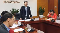 Trung Quốc lùi thời gian thông quan, Bộ Công Thương họp khẩn “cứu” nông sản