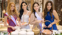 Nhan sắc Việt rộn ràng “mang chuông đi đánh xứ người” dịp cuối năm