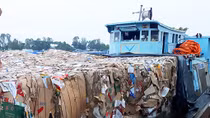 “Nóng” tình trạng buôn lậu phế liệu ở biên giới Tây Nam