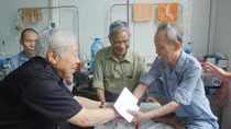 Ban liên lạc cán bộ Công an chi viện chiến trường miền Nam với hành trình tri ân Tháng 7 