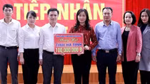 Ấm áp tình người Bưu điện trong bão lũ