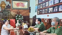Thứ trưởng Lê Tấn Tới thăm gia đình các đồng chí nguyên lãnh đạo Bộ Công an