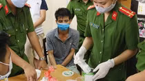 Thu giữ 1.340 viên ma túy và nhiều tiền chất ma túy