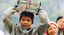 Thi biên soạn sách giáo khoa, tại sao không?