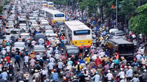 Hà Nội lên kế hoạch điều chỉnh giờ học giờ làm, thu phí phương tiện 