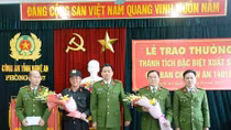 Trao thưởng ban chuyên án phá ổ đánh bạc, bắt 74 đối tượng 