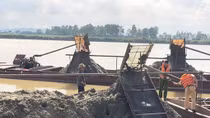 Kiên quyết xử lý tình trạng khai thác cát, sỏi trái phép