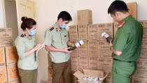 3 kho hàng lậu trong kí túc xá sinh viên
