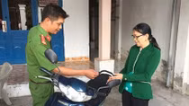 Công an TP Biên Hoà trao trả tài sản cho người dân bị mất trộm