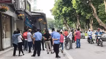 Sập tường trên đường phố Lê Thái Tổ