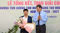 Trao giải cuộc thi “Những tấm gương tâm huyết, sáng tạo học tập và làm theo lời Bác” lần thứ IV