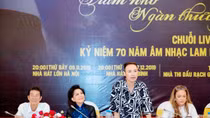Đến với sân khấu ca nhạc bằng sự yêu mến dung dị nhất