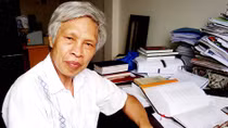 Nhà thơ Ngô Thế Oanh: ''Mưa đập mãi trên những cơn mất ngủ''