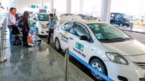 Tạm dừng hoạt động taxi tại sân bay Nội Bài 