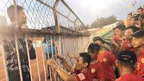 Chủ tịch Công Vinh "xin" khán giả
