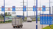 Sẽ tiếp tục thực hiện thay thế biển báo, sơn kẻ đường