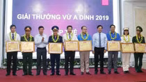 Tôn vinh cá nhân, tập thể có nhiều đóng góp cho đồng bào dân tộc thiểu số