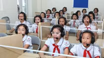 Bộ Giáo dục chính thức lên tiếng về việc thí điểm dạy tiếng Nga và tiếng Trung Quốc đang gây tranh cãi