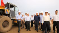 Phối hợp chặt chẽ, tháo gỡ vướng mắc, bảo đảm tiến độ cao tốc Bắc-Nam vào năm 2021