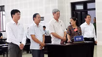 Xét xử vụ án làm giả hồ sơ buôn lậu hơn 500m3 gỗ trắc
