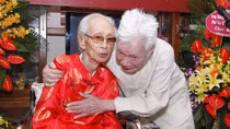 Chúc mừng nhà nghiên cứu, soạn giả Mịch Quang – Đại thọ bách niên và nhận Giải thưởng Hồ Chí Minh 