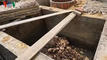 Bàng hoàng phát hiện hài cốt nữ giới trong bể phốt