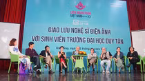 Giao lưu giữa các nghệ sỹ điện ảnh Việt Nam và sinh viên đại học Duy Tân