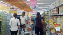 Cuộc cạnh tranh khốc liệt giữa các cửa hàng tiện lợi