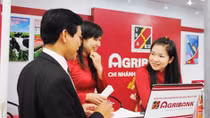 Sổ tiết kiệm 1 tỷ đồng chờ đón khách hàng khi gửi tiền tại Agribank