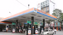 Petrolimex lãi khủng do xăng dầu không bị kiềm chế giá bán