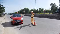 Bám đường bảo đảm an toàn giao thông ngày nắng nóng