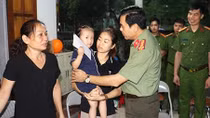 Thăm hỏi, động viên gia đình chiến sỹ Công an hi sinh khi làm nhiệm vụ
