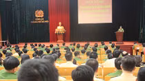 Triển khai tổng kiểm tra, kiểm soát hành chính ban đêm để phòng ngừa, trấn áp tội phạm