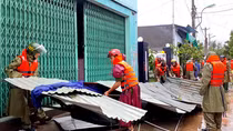 Ấm lòng dân sau cơn bão lũ