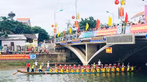 Độc đáo lễ hội đua thuyền mừng Tết Độc lập trên quê hương Đại tướng Võ Nguyên Giáp