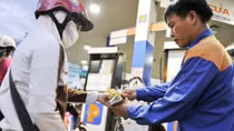 Xăng E5 tăng hơn 400 đồng/lít