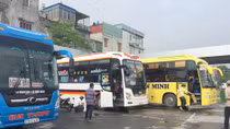 Vì sao doanh nghiệp vận tải “phớt lờ” quyết định thu hồi phù hiệu?