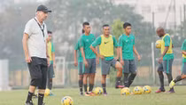 Canh bạc cuối của Alfred Riedl! 
