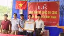 Trao bằng Tổ quốc ghi công cho nam sinh quên mình cứu bạn