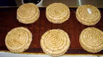 Ngồi ghế rơm, uống trà
