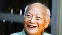 Nhà văn Tô Hoài “làm hàng tết”