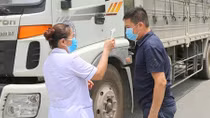 Tạo điều kiện thuận lợi cho xe vận chuyển hàng hóa qua vùng dịch
