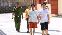 Phá đường dây đánh bạc 5 tỉ đồng, khởi tố 10 đối tượng