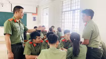 Thầy giáo trưởng thành nhờ nghị lực vượt khó